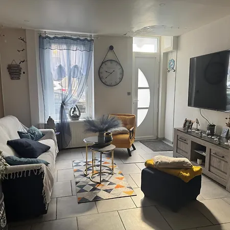 Maison Idéalement Située à Sur Mer, La Vie Est Belle