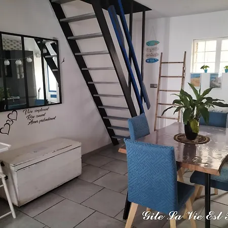 Maison Idealement Situee A Sur Mer, La Vie Est Belle