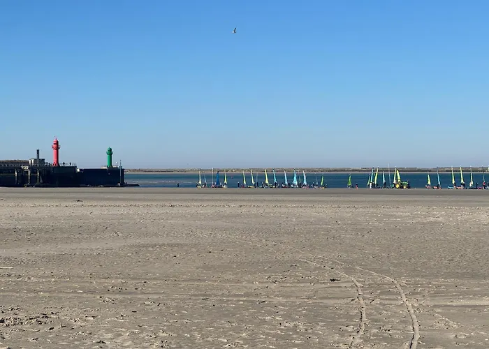 Holiday home Maison Idealement Situee A Sur Mer, La Vie Est Belle Boulogne-sur-Mer