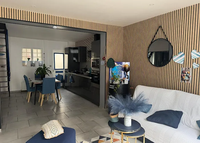 Maison Idealement Situee A Sur Mer, La Vie Est Belle Holiday home